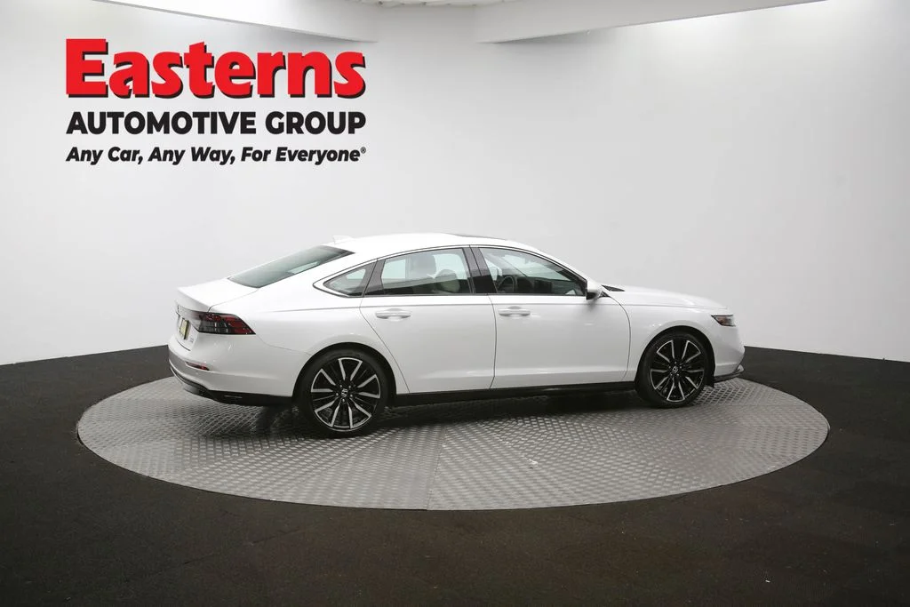 Used 2024 White Honda Touring image 41