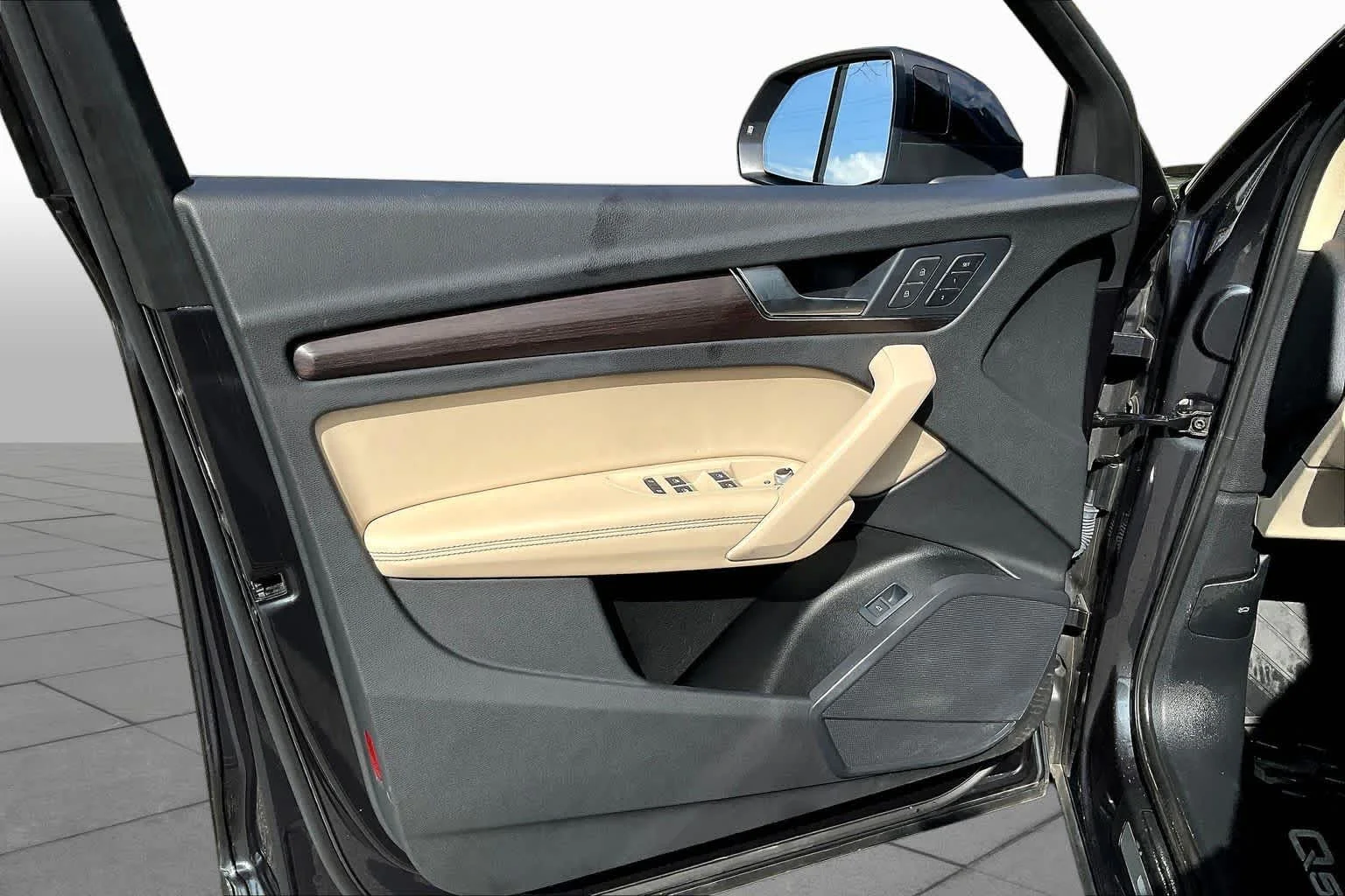 Used 2021 Navarra Blue Metallic Audi Premium Plus image 21