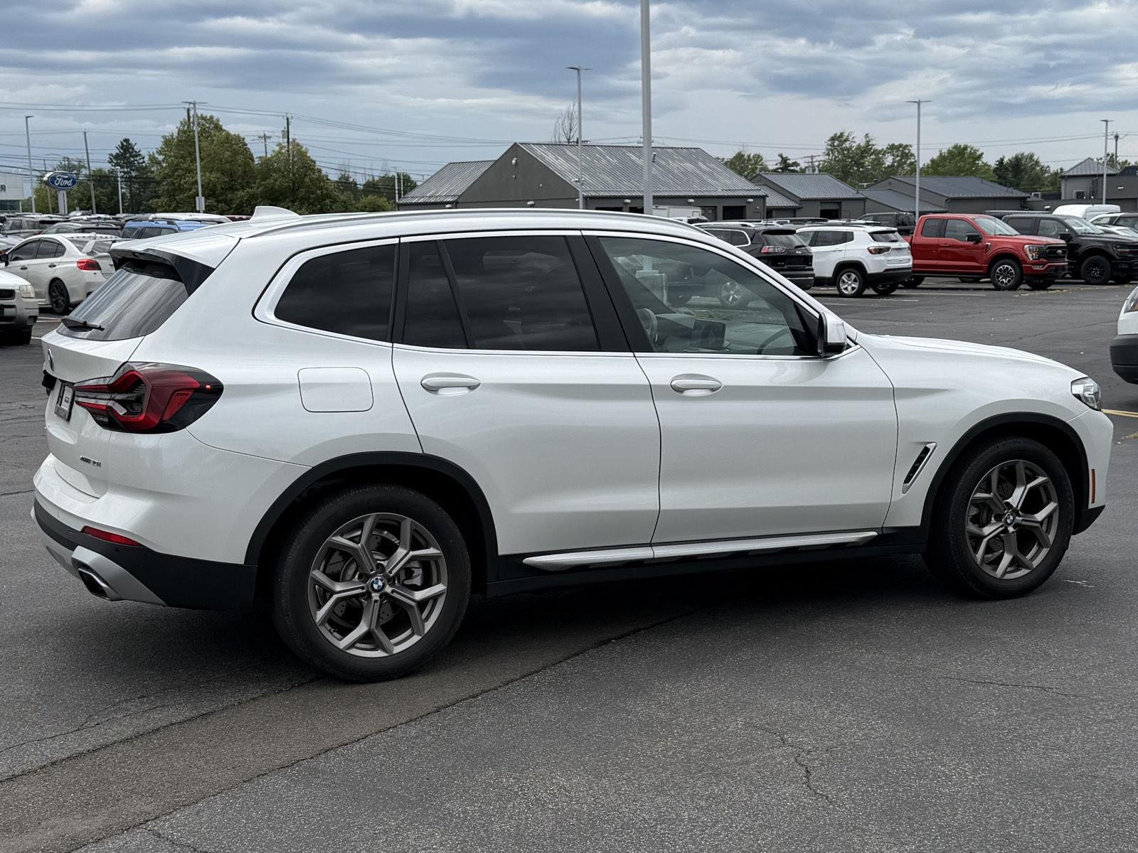 Used 2022 Mineral White Metallic BMW xDrive30i image 6