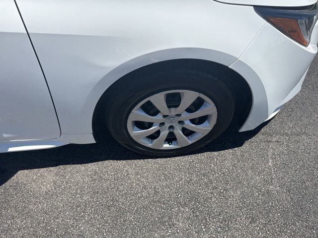 Used 2024 White Toyota LE image 10