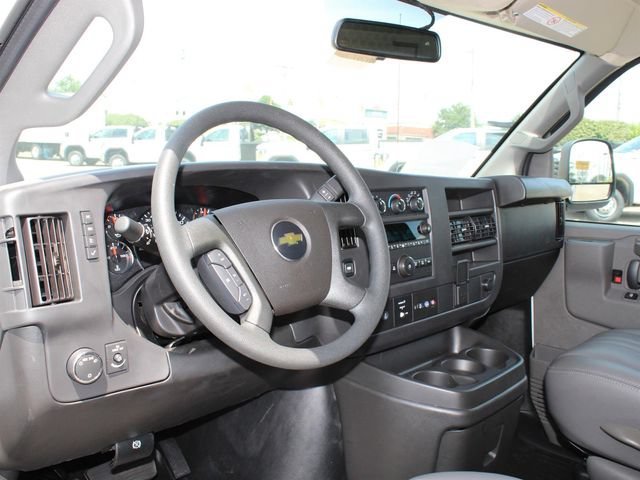 2025 Chevrolet Express Cargo Work Van - Photo 6