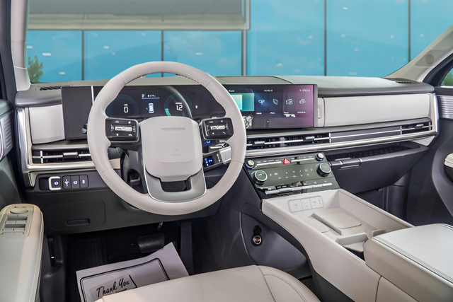 2025 Hyundai Santa Fe SEL - Photo 11