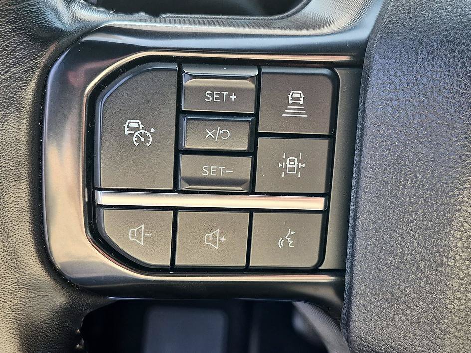 Used 2023 Gray Metallic Ford Platinum image 19