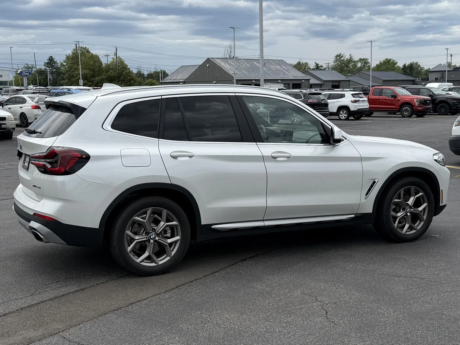 Used 2022 Mineral White Metallic BMW xDrive30i image 6