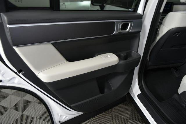 New 2027 White Hyundai SE AWD image 82