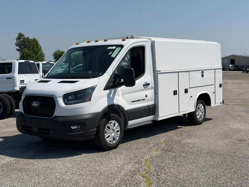 New 2026 Oxford White Ford T-350 RWD SRW 138" WB 9500 GVWR image 1
