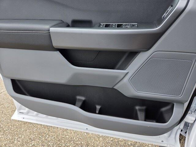 New 2026 Oxford White Ford F-350® XLT image 22