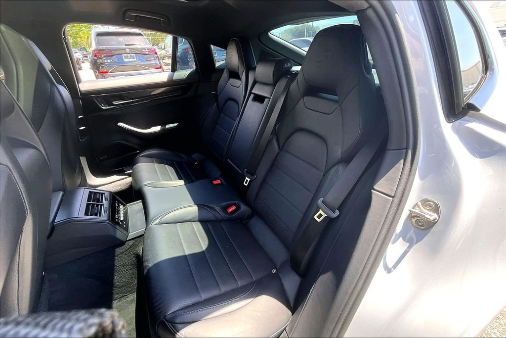 Used 2025  Porsche 4 image 19