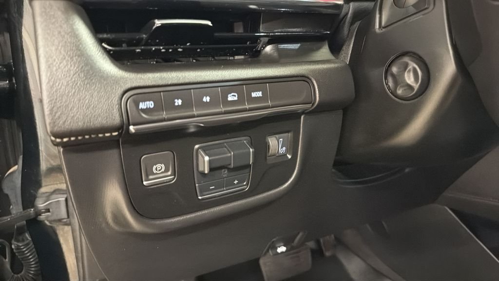 Used 2023 Black Cadillac Sport image 17