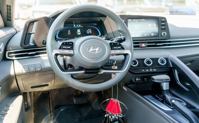 Used 2024 White Hyundai SE image 13