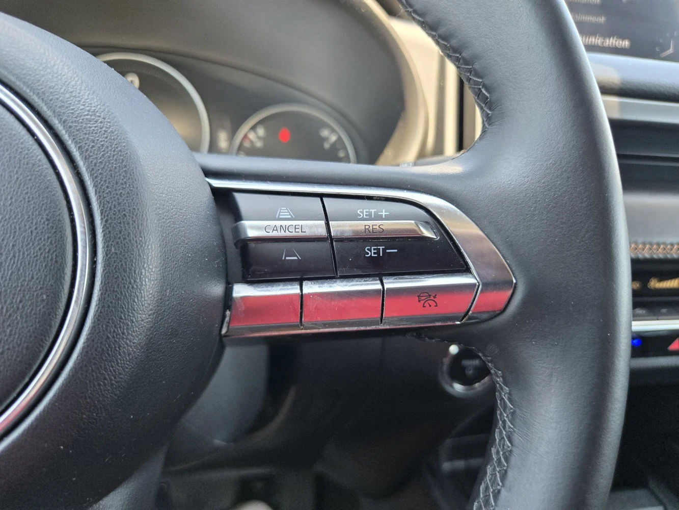 Used 2025 Wind Chill Pearl Mazda Premium Plus Package image 19