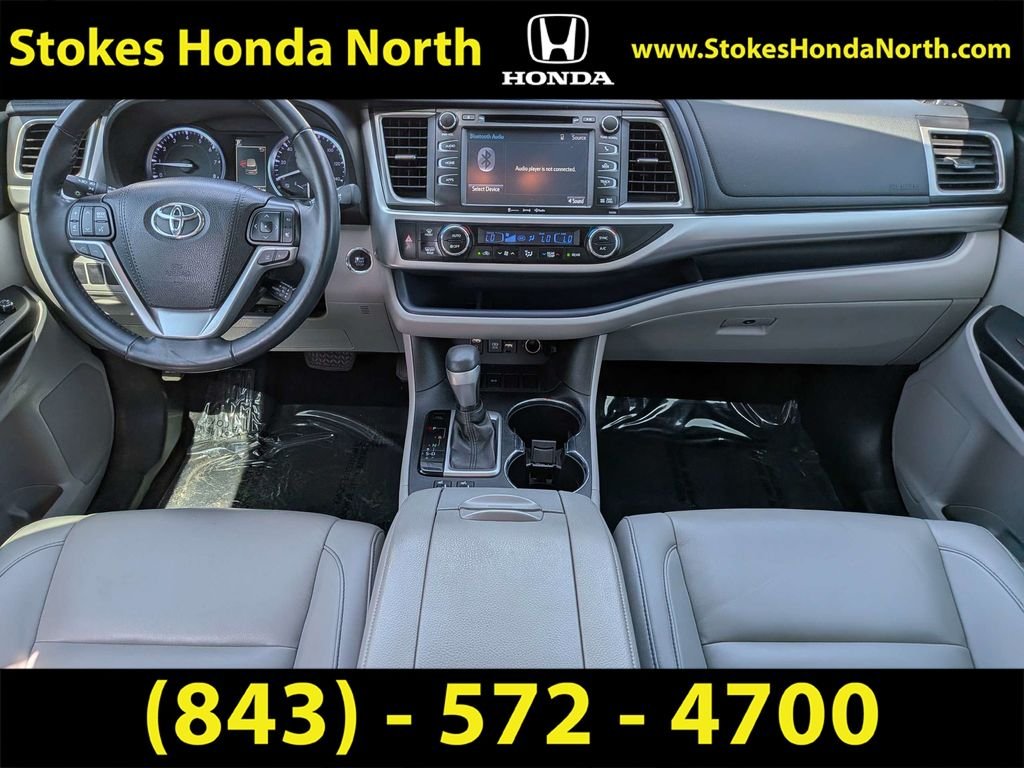 Used 2019 Black Toyota XLE image 17