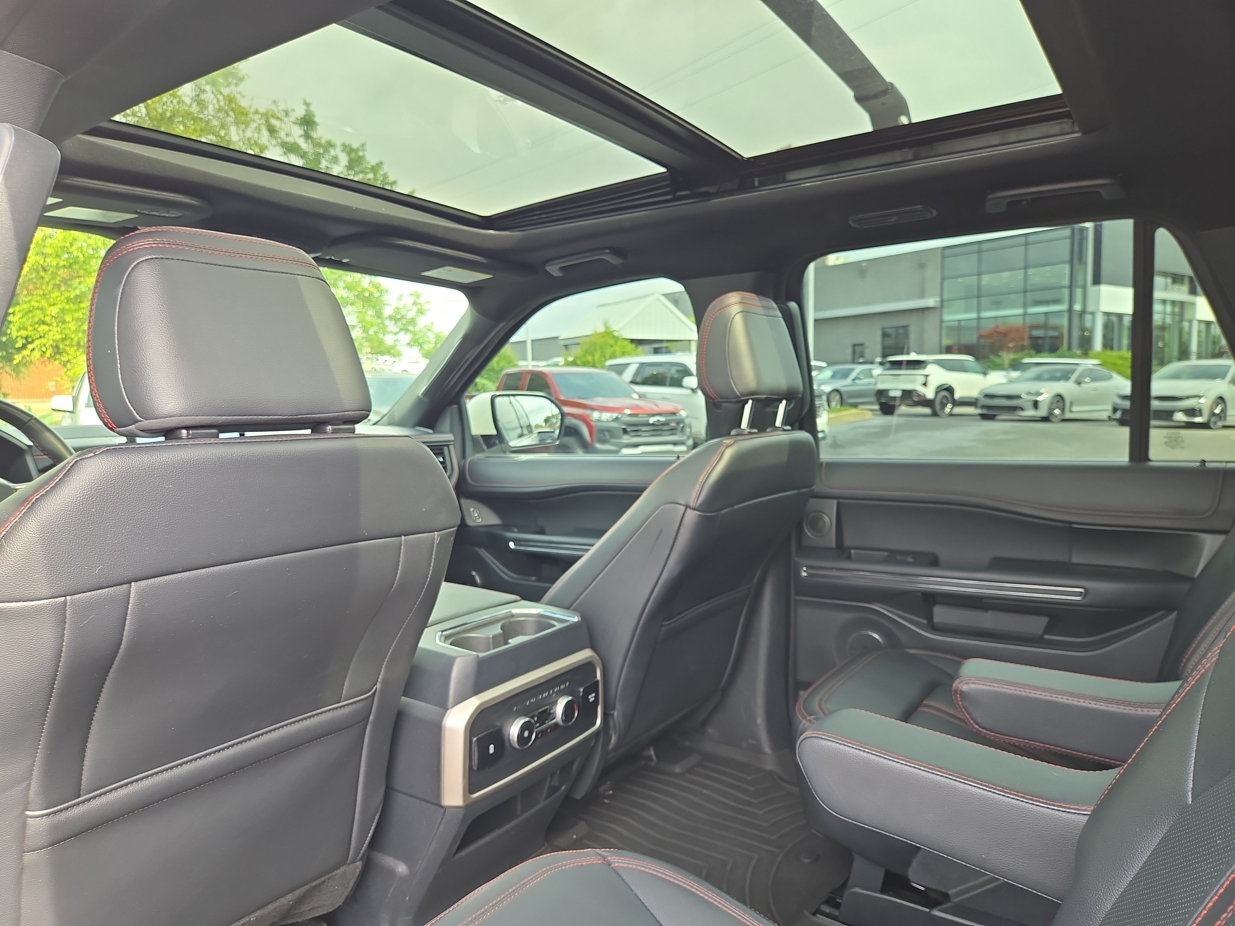 Used 2023 White Ford Limited image 15