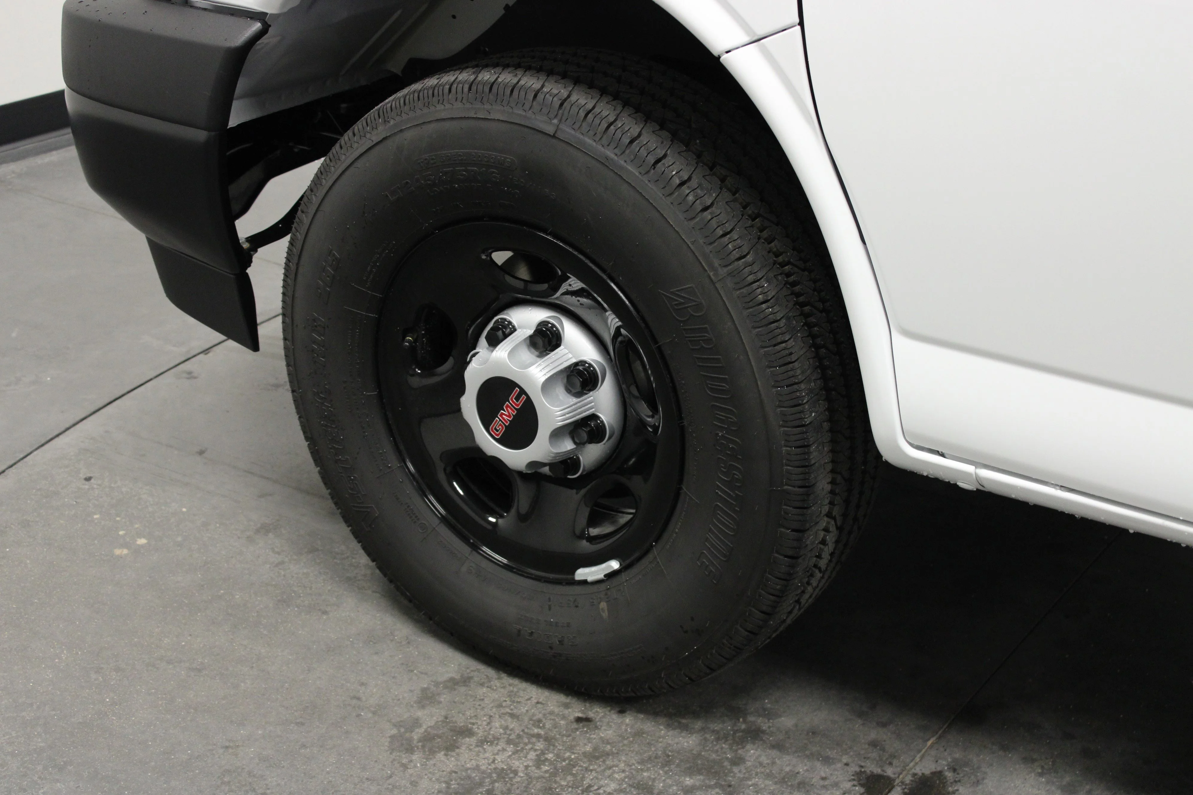 New 2026 Summit White GMC Work Van image 10