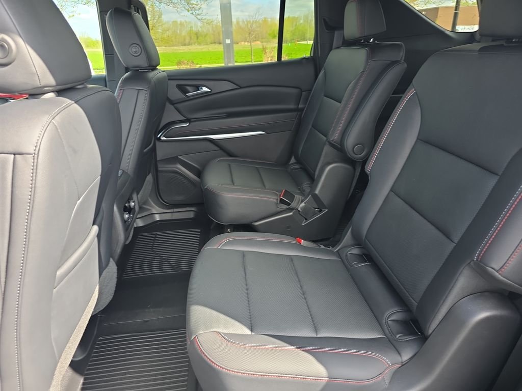 Used 2025 Gray Chevrolet Z71 image 28