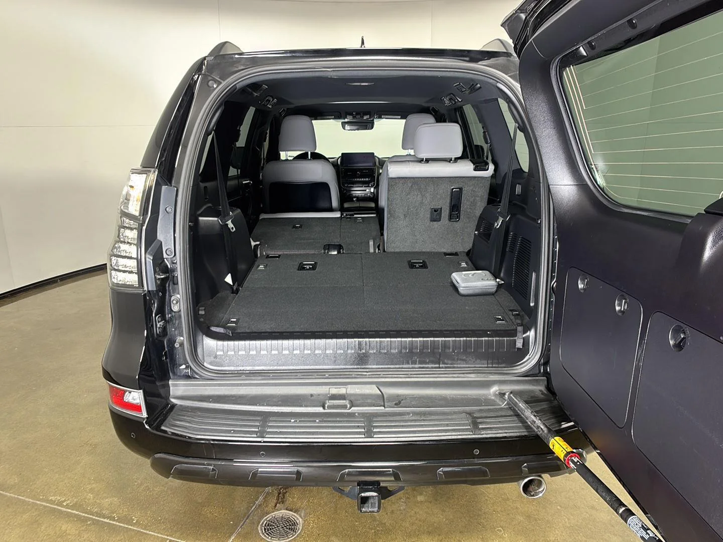 Used 2023 Black Onyx Lexus GX 460 image 15