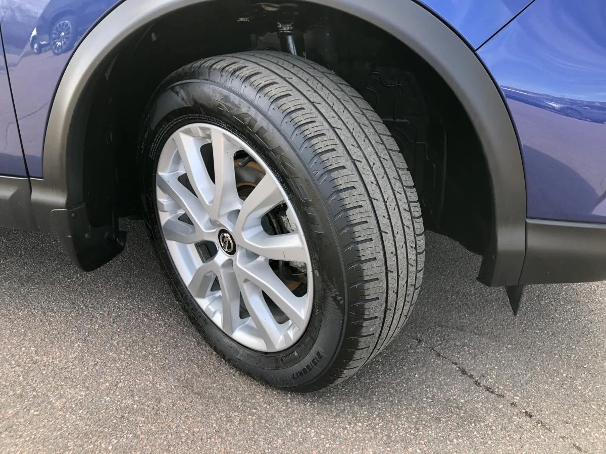 Used 2023 Blue Nissan AWD S CVT image 8