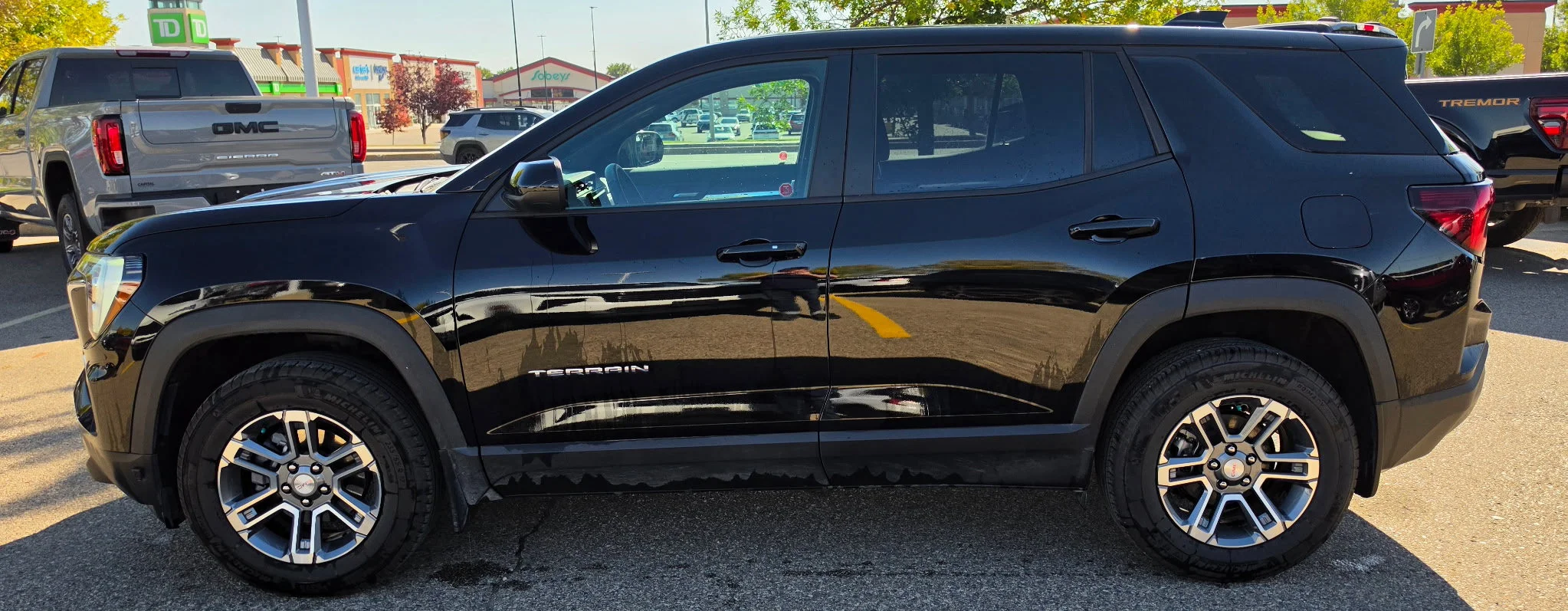 Used 2026 Ebony GMC AWD Elevation image 2
