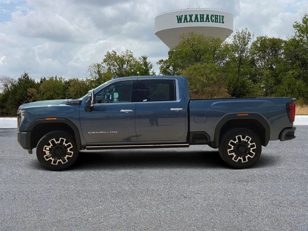 Used 2025 Blue GMC Denali Ultimate image 3