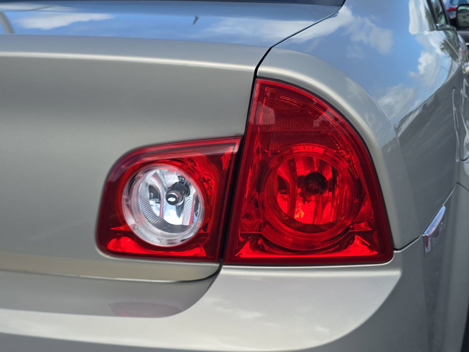 Used 2010 Gold Chevrolet LT image 7