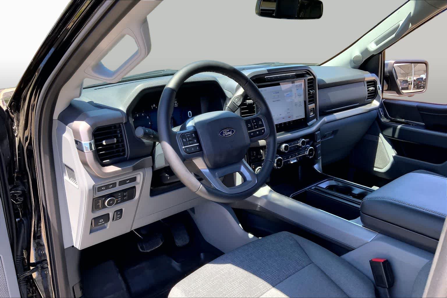 Used 2024 Agate Black Metallic Ford XLT image 17