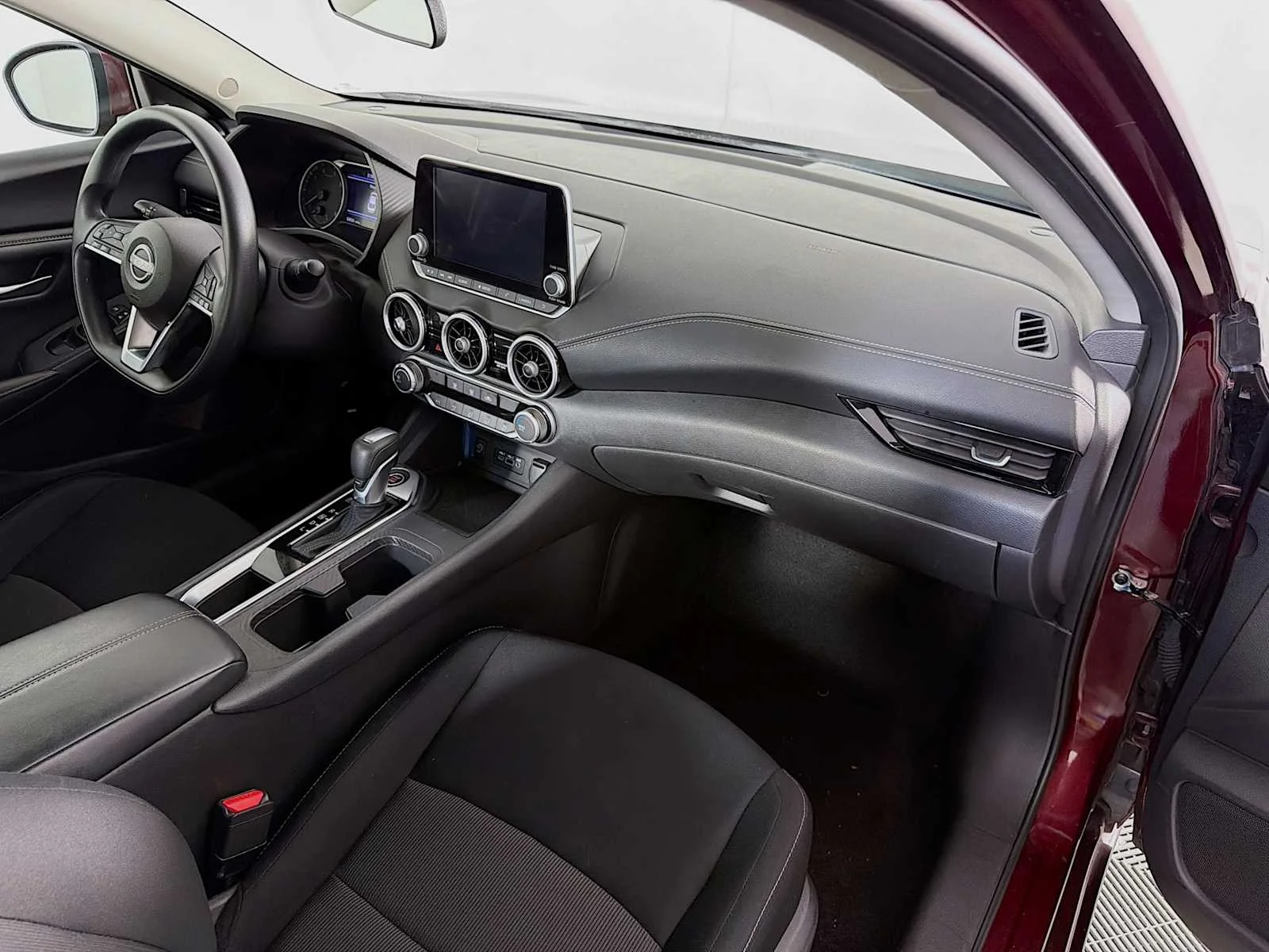 Certified Used 2024 Rosewood Metallic Nissan SV image 25