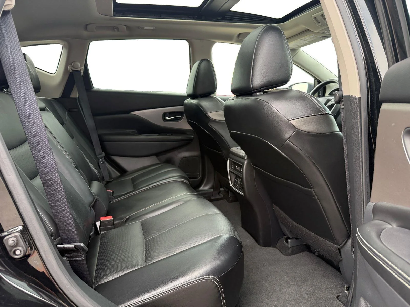 Used 2023 Super Black Nissan SL image 25