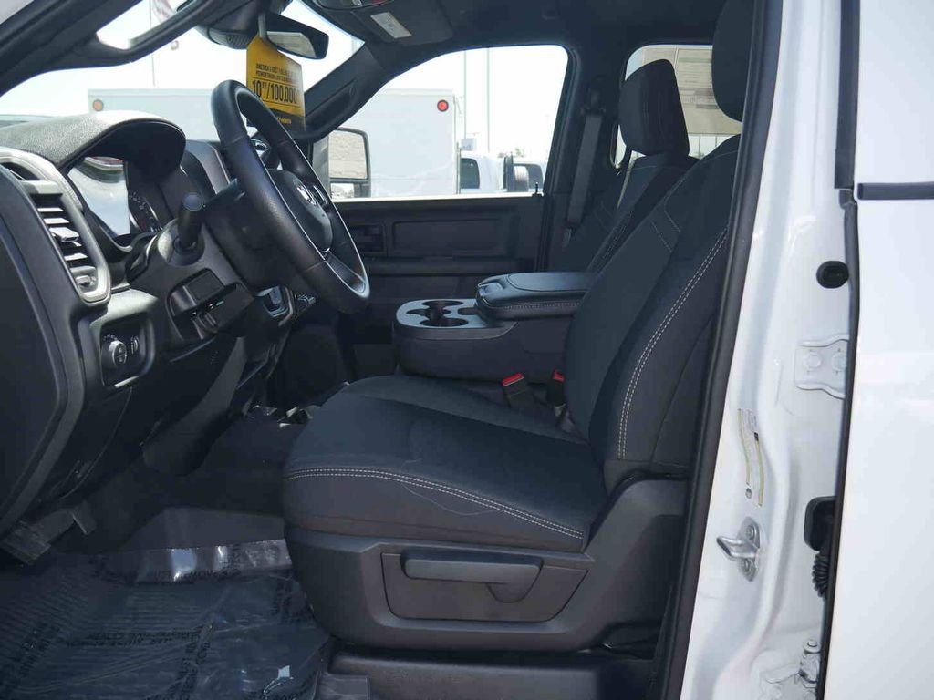 New 2026 Bright White Clear-Coat Exterior Paint RAM TRADESMAN image 26