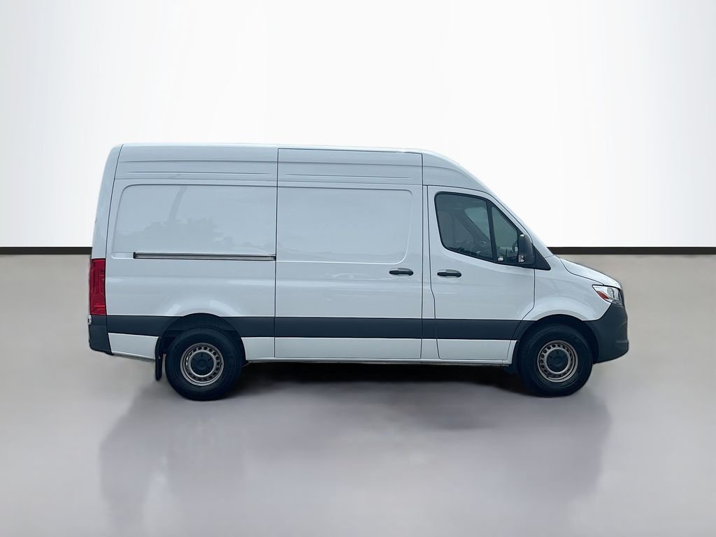 Used 2025 White Mercedes-Benz Cargo 144 WB image 2