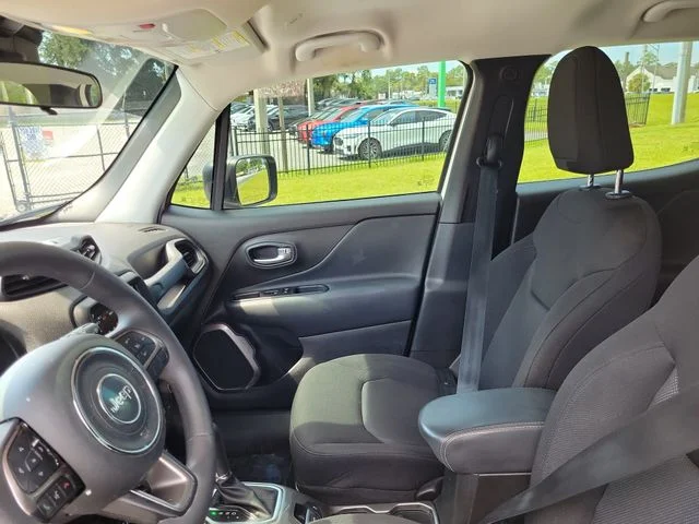 Used 2022 White Jeep Sport image 18