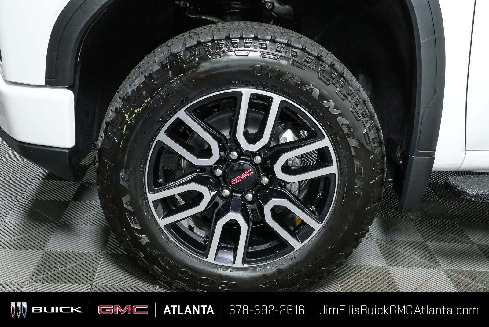 New 2026 Summit White GMC AT4 image 36
