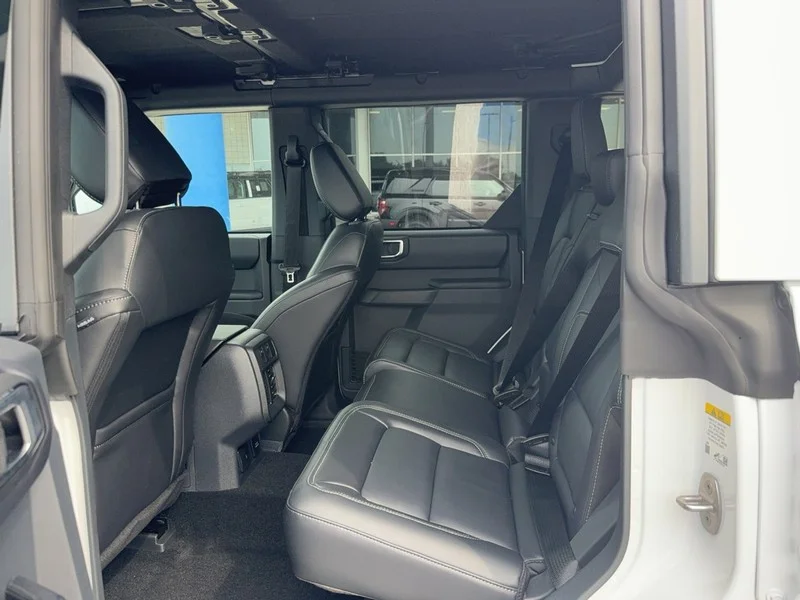 New 2026 Oxford White Ford Outer Banks 4 Door 4x4 image 4