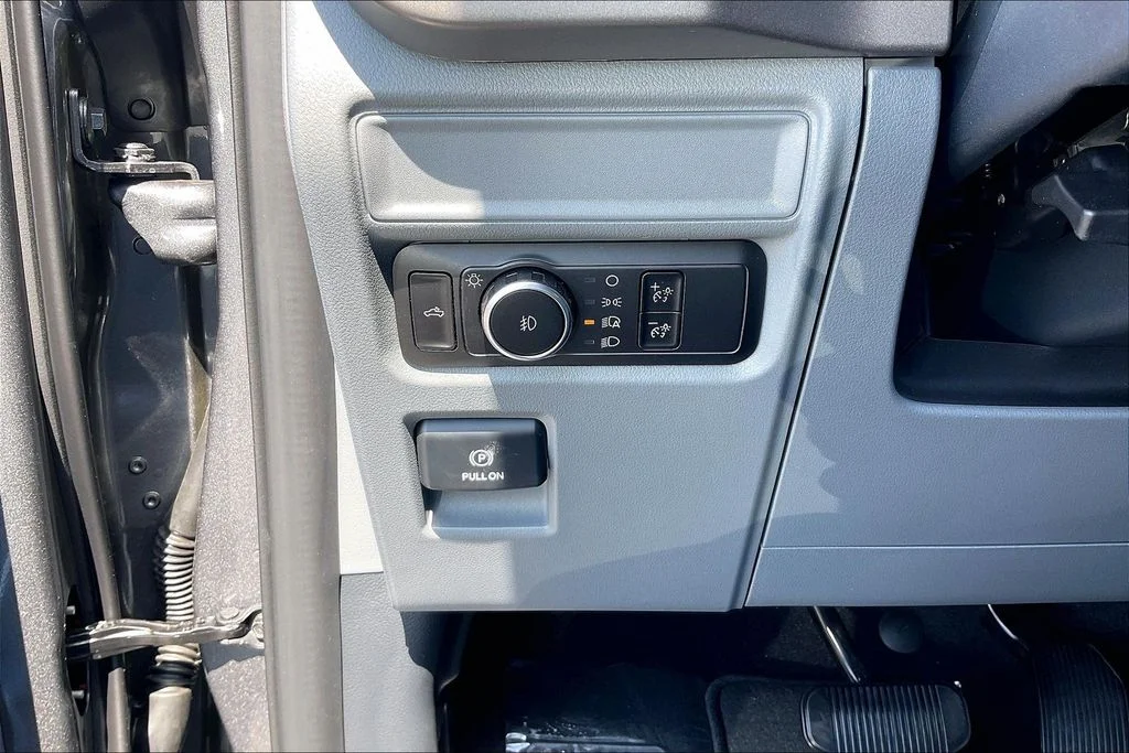 New 2026 Carbonized Gray Metallic Ford XLT image 36