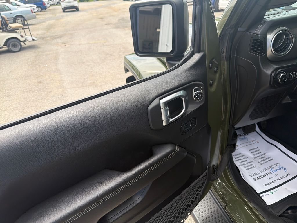 Used 2022 Green Jeep Unlimited Sahara image 11