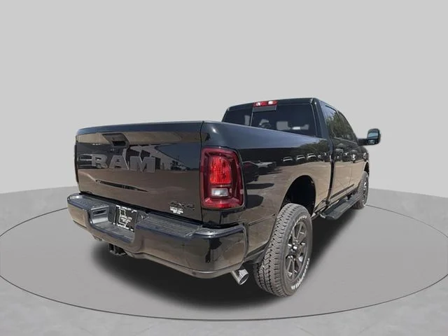 New 2026 Diamond Black Crystal Pearl-Coat Exterior Paint RAM Tradesman image 3