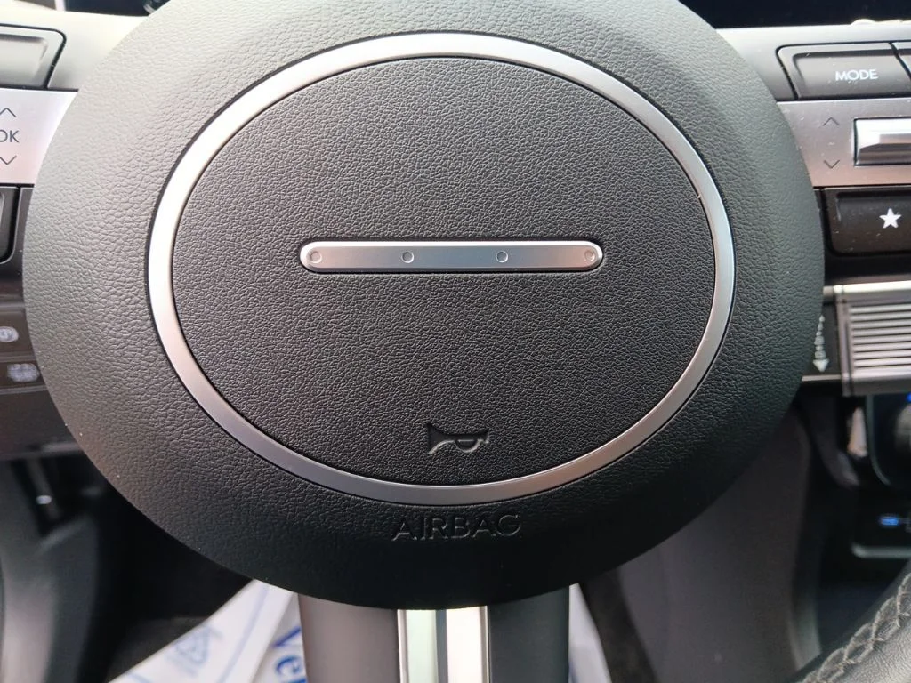 Used 2025 Ultimate Red Hyundai SEL Convenience image 20