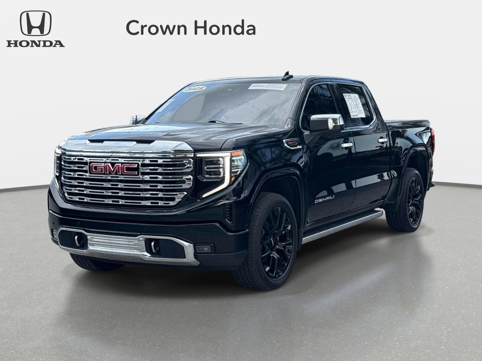 Used 2025 Onyx Black GMC Denali image 1