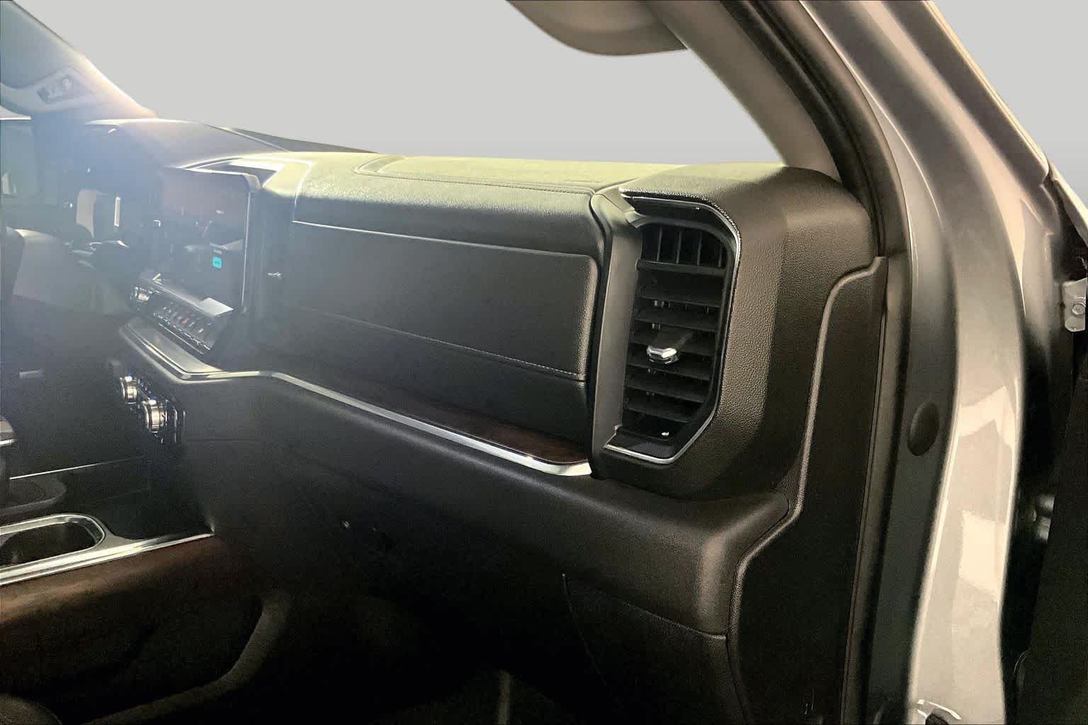 Used 2023 Sterling Metallic GMC SLT image 18