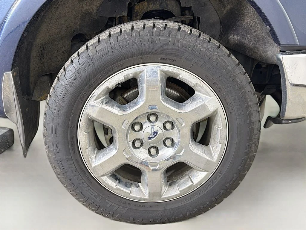 Used 2013 Blue Ford Lariat image 28
