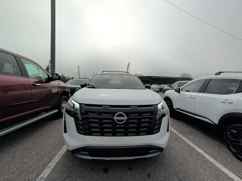 Used 2026 White Nissan Platinum image 12