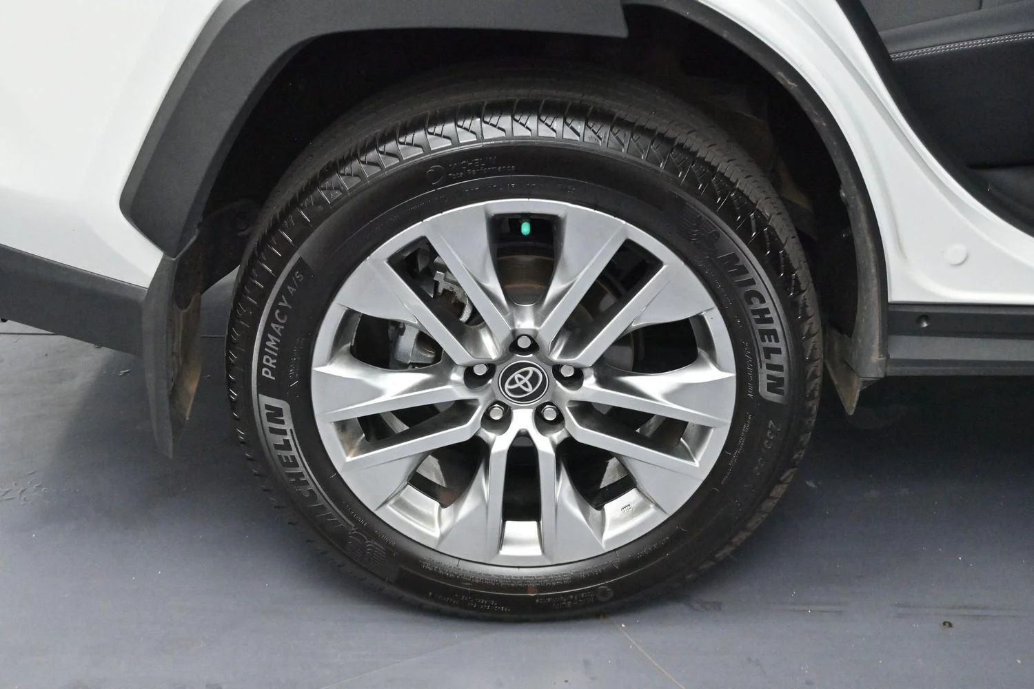 Used 2025 Wind Chill Pearl Toyota Limited image 37