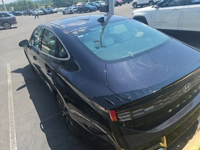 Used 2024 Blue Hyundai SEL image 4
