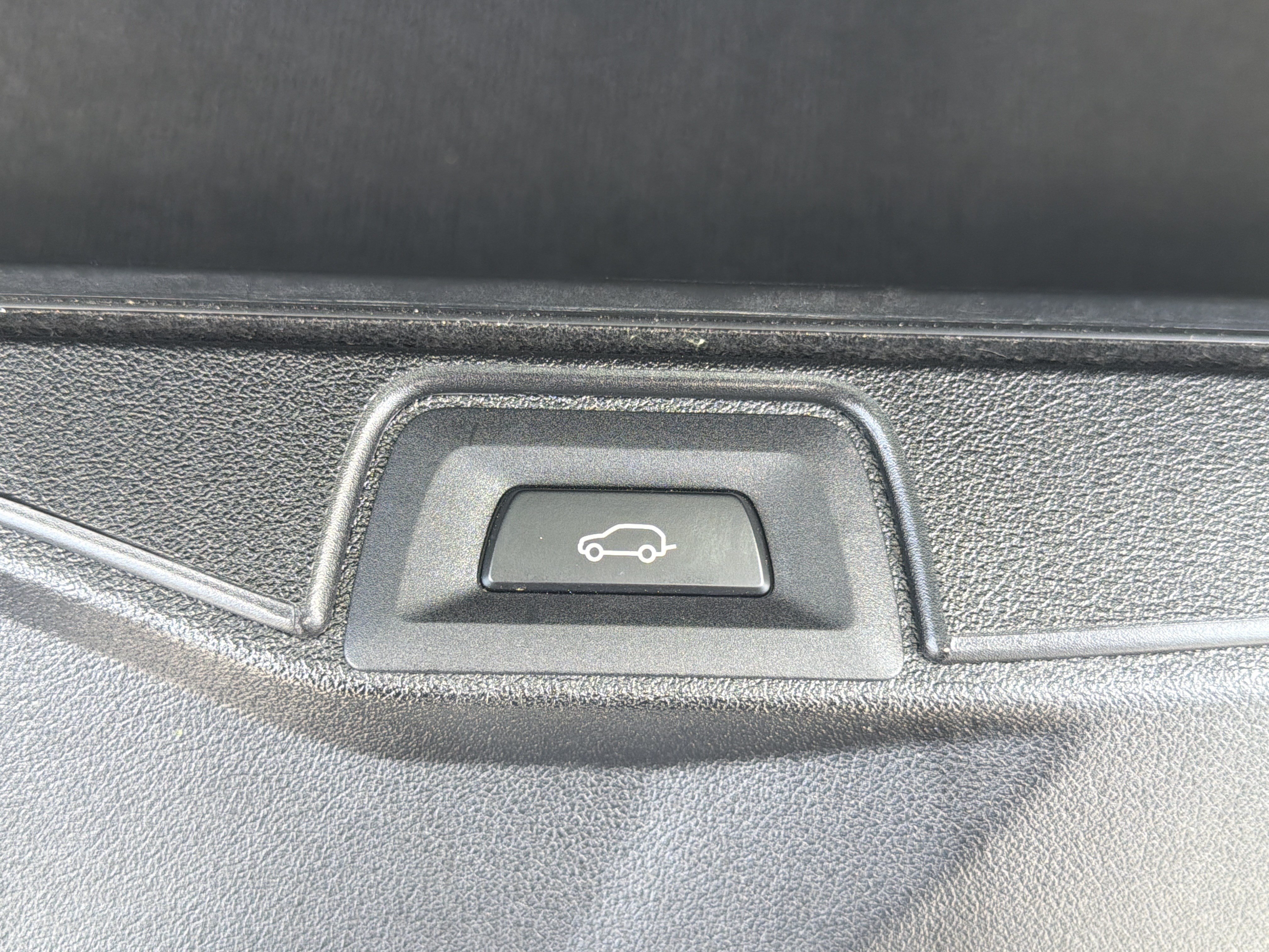 Used 2022 Alpine White BMW sDrive40i image 23