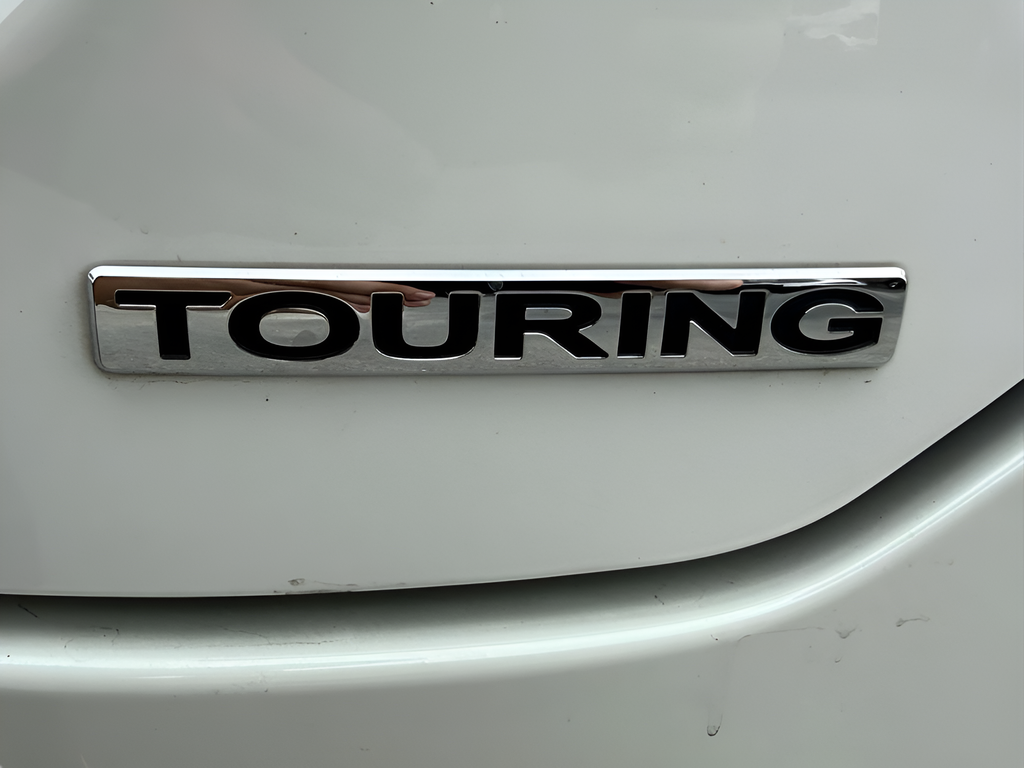 Used 2023 White Honda Touring image 40