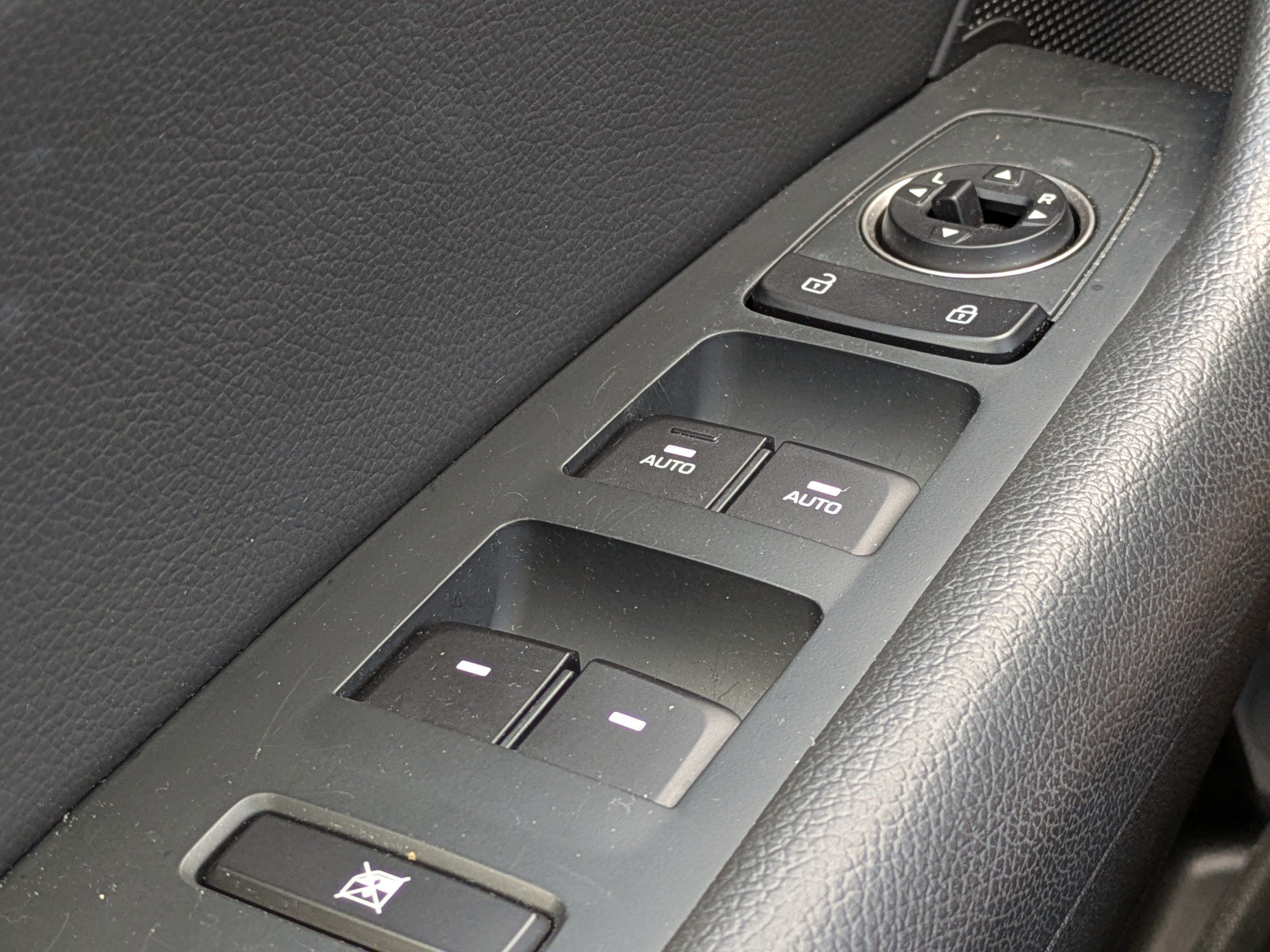 Used 2019 Symphony Silver Hyundai LIMITED image 24