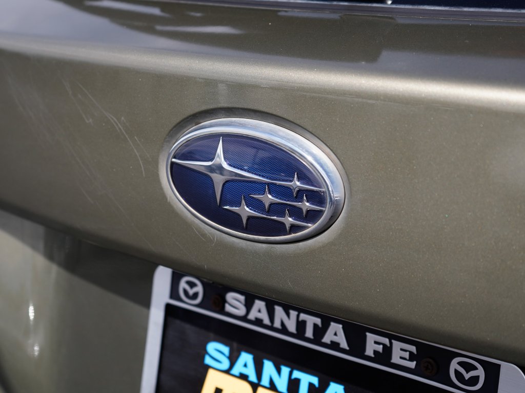 Used 2015 Wilderness Green Metallic Subaru 2.5i Premium image 12