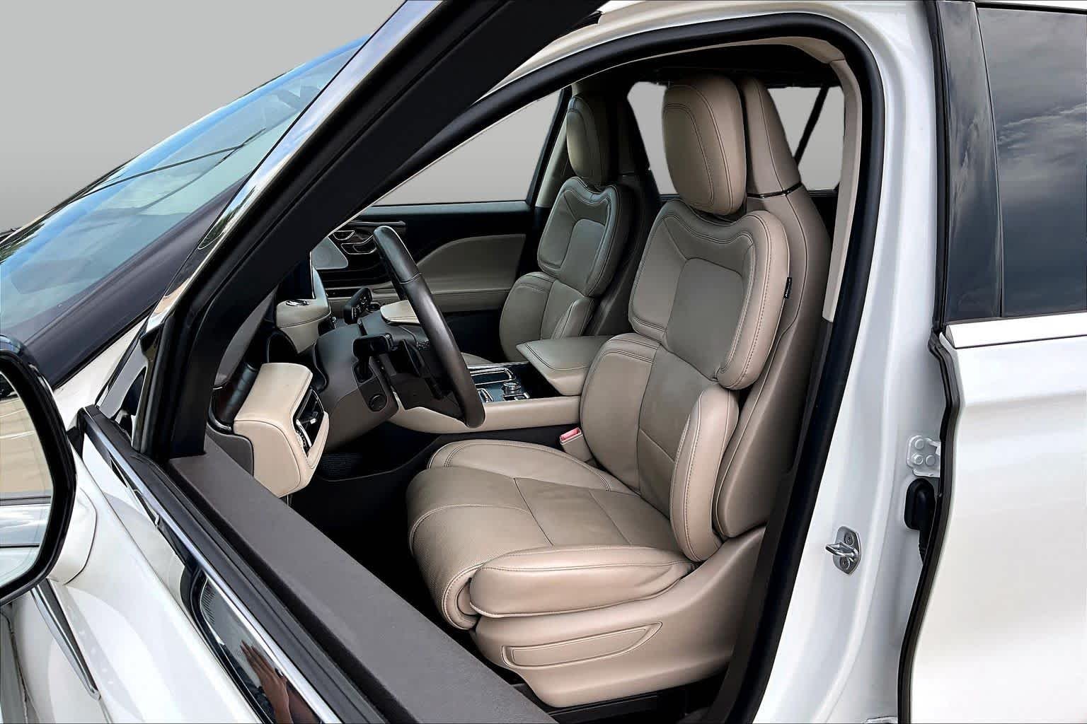 Used 2020 Pristine White Metallic Tri-Coat Lincoln Reserve image 8
