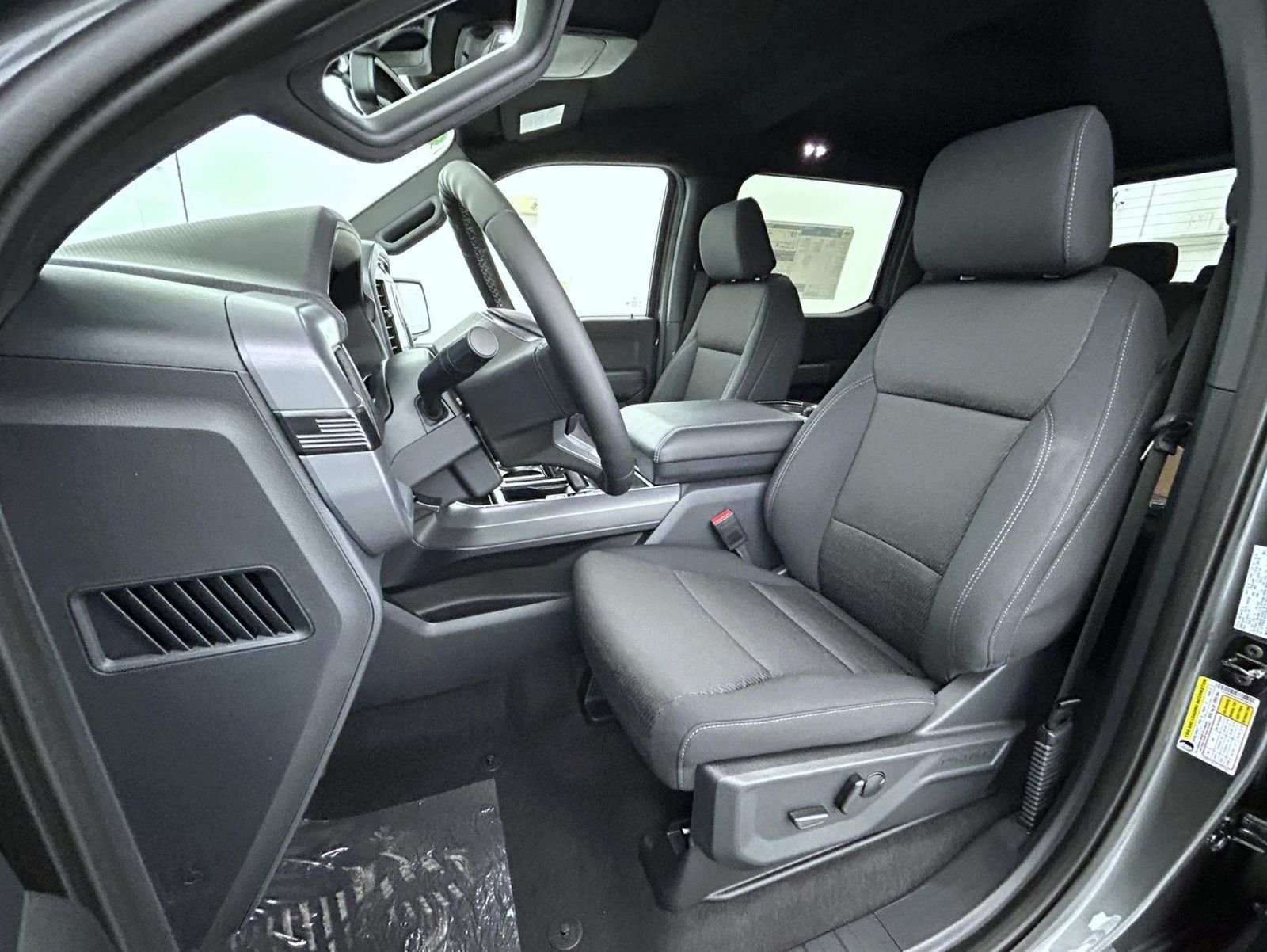 New 2026 Carbonized Gray Metallic Ford XLT image 10