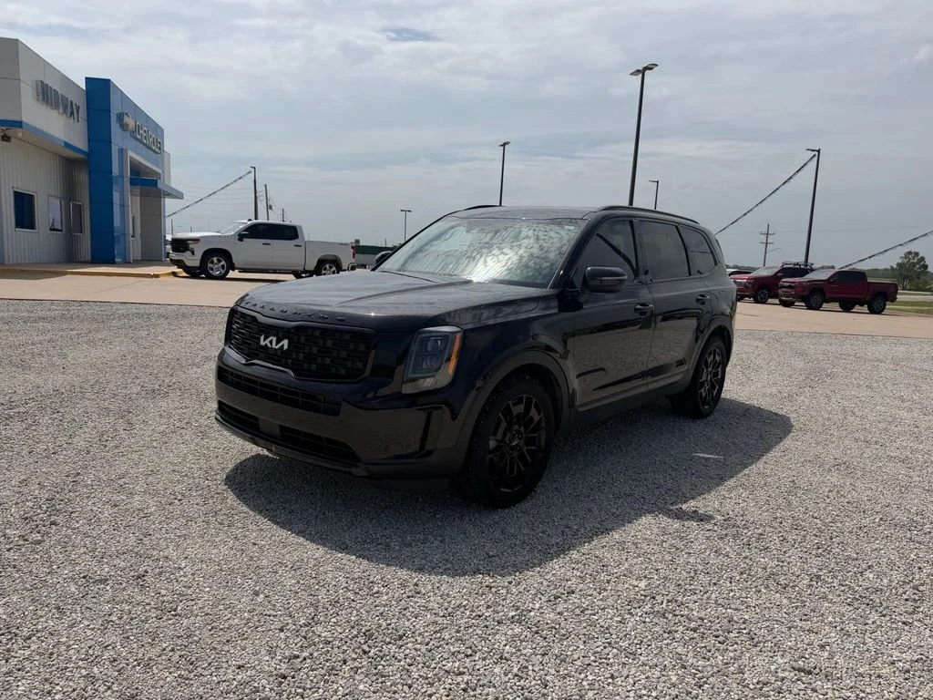 Used 2022 Black Kia EX image 7