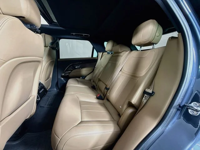 Used 2024 Blue Land Rover SE image 24
